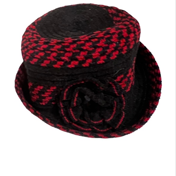 Lady’s Winter Hat - One size - Picture 1 of 4